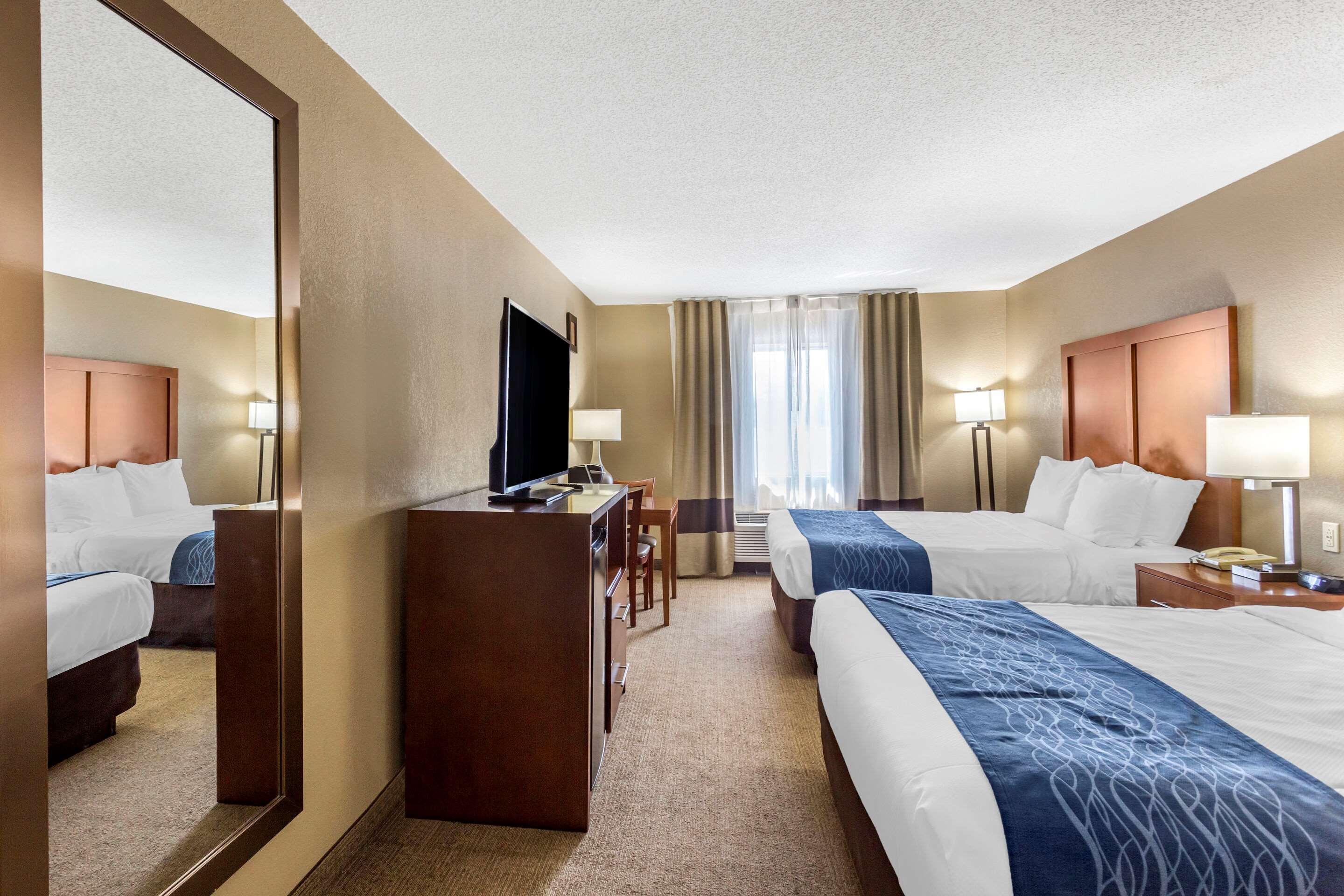 Comfort Inn Gurnee Near Six Flags מראה חיצוני תמונה