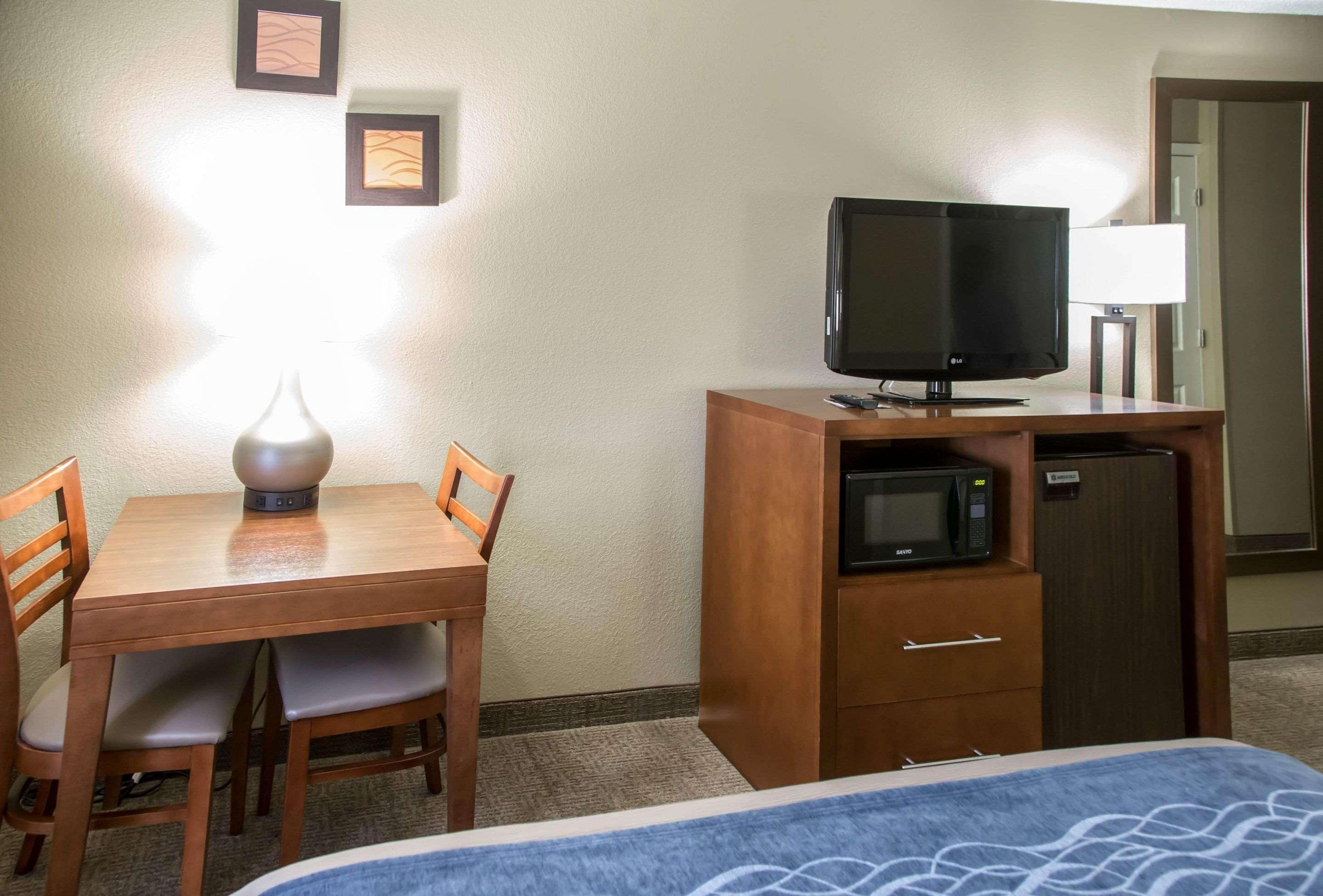 Comfort Inn Gurnee Near Six Flags מראה חיצוני תמונה